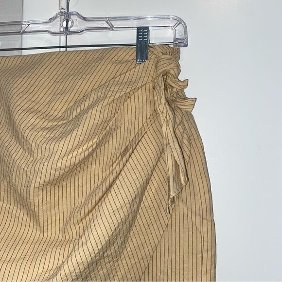 Zara Taupe ruched striped mini skirt size Small - Picture 4 of 11